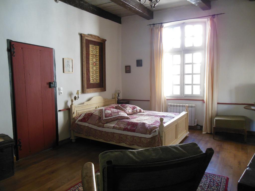 Auberge Lion D'Or Saint-Antonin Kamer foto