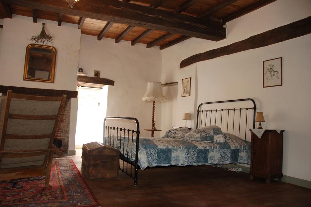 Auberge Lion D'Or Saint-Antonin Kamer foto