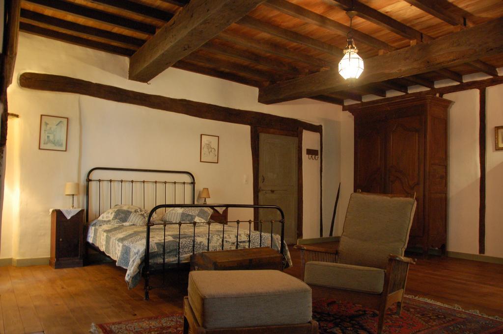 Auberge Lion D'Or Saint-Antonin Kamer foto