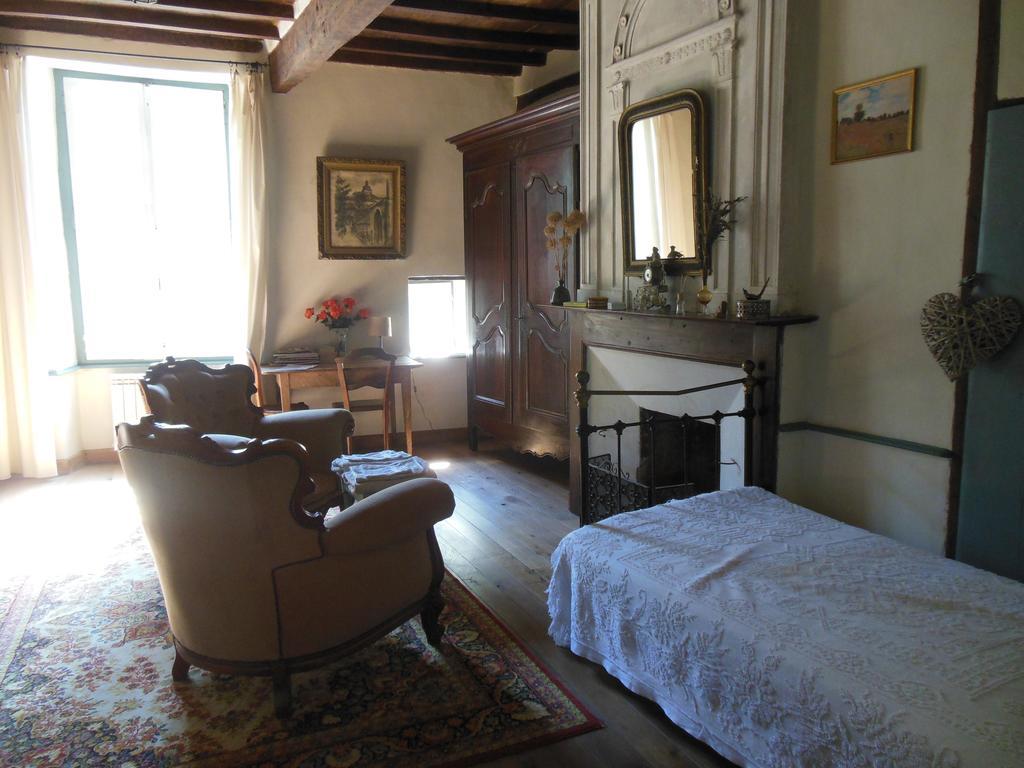 Auberge Lion D'Or Saint-Antonin Kamer foto