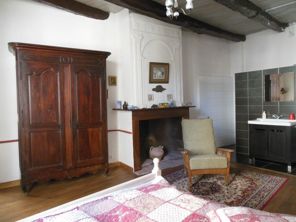 Auberge Lion D'Or Saint-Antonin Kamer foto