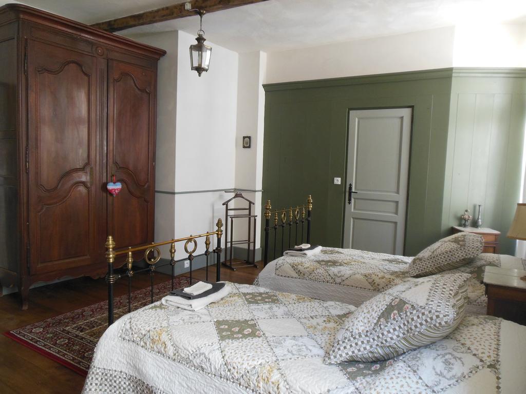 Auberge Lion D'Or Saint-Antonin Kamer foto