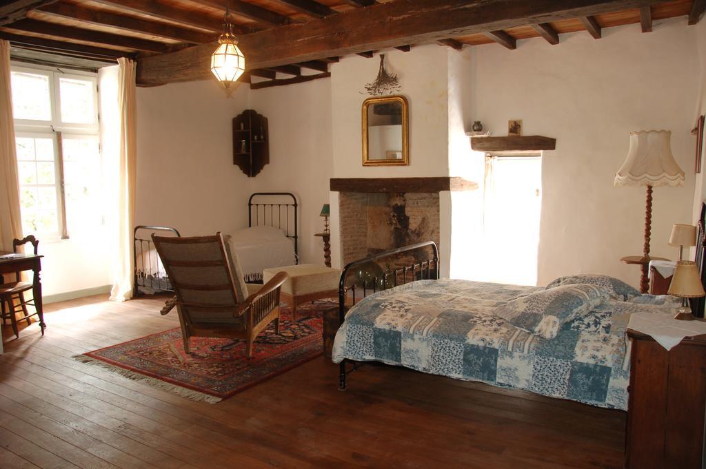 Auberge Lion D'Or Saint-Antonin Kamer foto