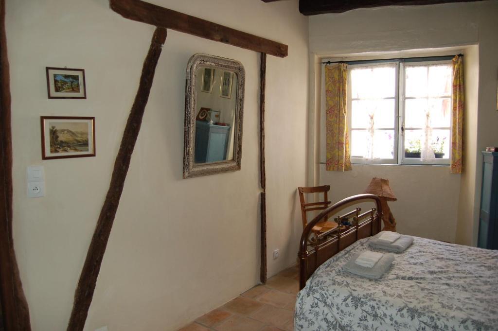 Auberge Lion D'Or Saint-Antonin Kamer foto