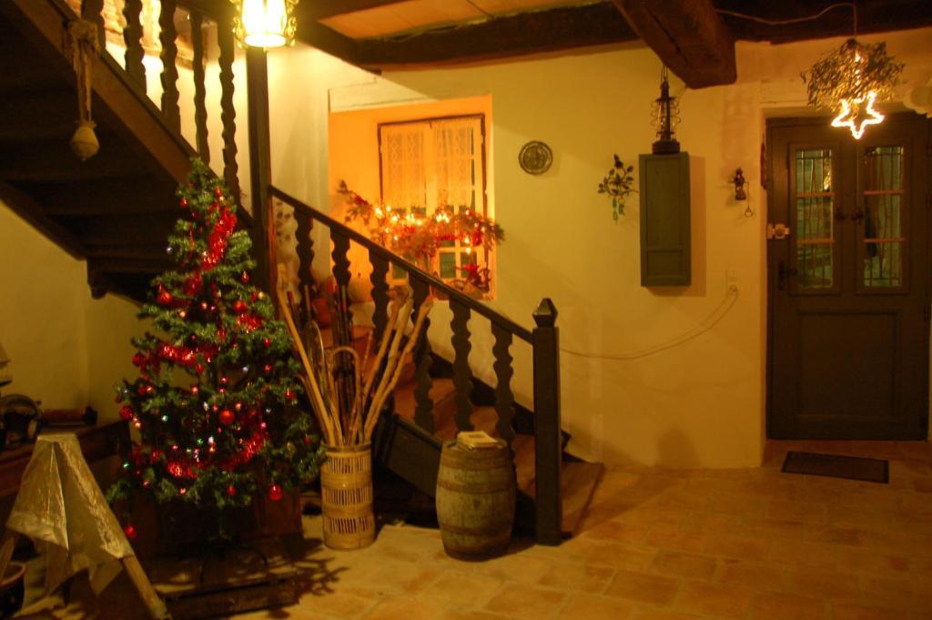 Auberge Lion D'Or Saint-Antonin Buitenkant foto